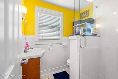 Bath - 1887 Rockledge Dr, Rockledge, FL 32955 photo 8 of 12
