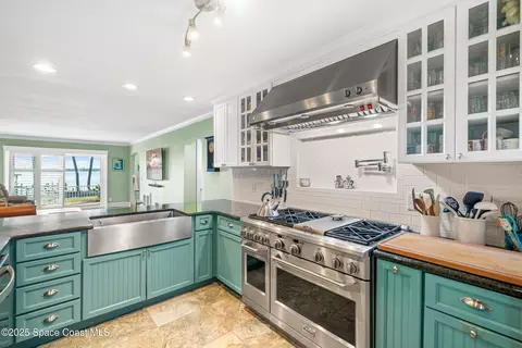 Kitchen - 1887 Rockledge Dr, Rockledge, FL 32955 photo 2 of 5