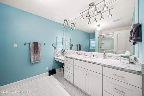 Bath - 1887 Rockledge Dr, Rockledge, FL 32955 photo 3 of 12