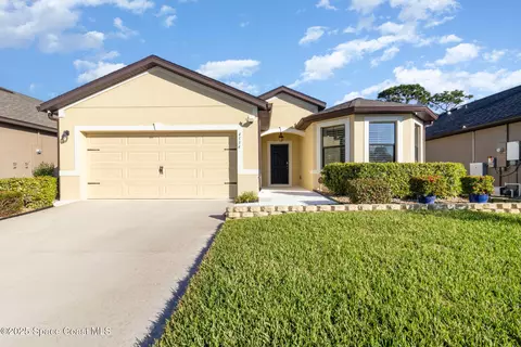 4554 Magenta Isles Dr, Melbourne, FL 32904