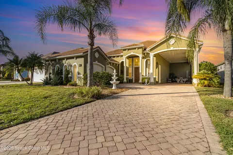 200 Harmony Ln, Titusville, FL 32780
