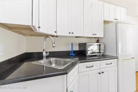 Kitchen - 11 Mitchell St, Cocoa, FL 32922 photo 14 of 16