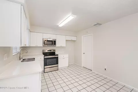 Kitchen - 1122 Manatee Dr, Rockledge, FL 32955 photo 4 of 4