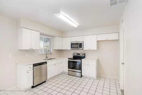 Kitchen - 1122 Manatee Dr, Rockledge, FL 32955 photo 2 of 4