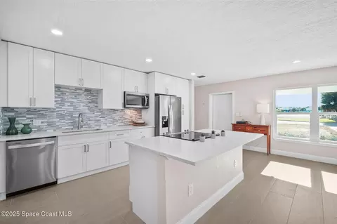 Kitchen - 100 Charles Dr, Melbourne, FL 32935 photo 3 of 8