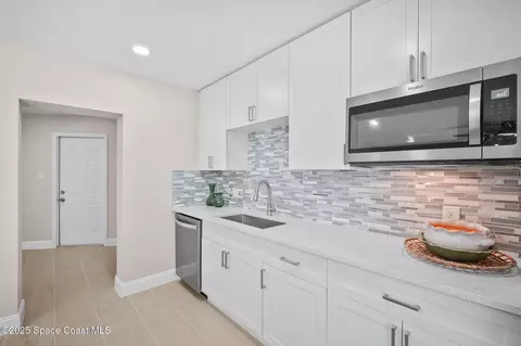Entry Way - 100 Charles Dr, Melbourne, FL 32935 photo 1 of 1