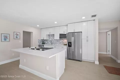 Kitchen - 100 Charles Dr, Melbourne, FL 32935 photo 4 of 8