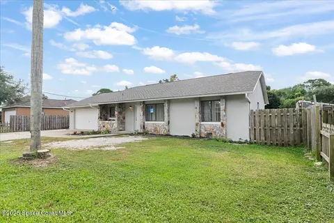 5221 Carrick Rd, Cocoa, FL 32927