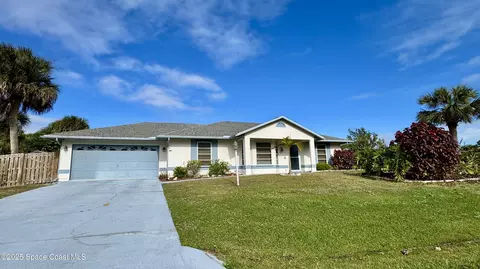 175 Chaloupe Ter, Sebastian, FL 32958