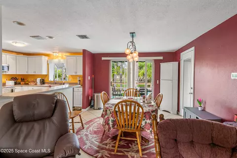 Dining - 409 Lynn Ave, Melbourne, FL 32935 photo 1 of 3