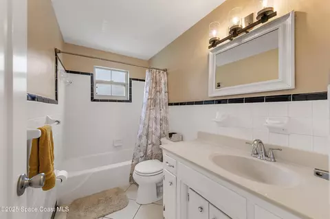 Bath - 409 Lynn Ave, Melbourne, FL 32935 photo 1 of 6