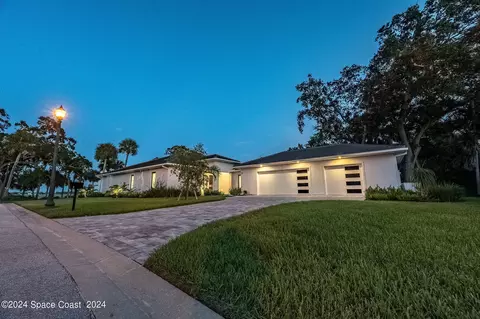 Exterior - 11 Bayshore Ct, Rockledge, FL 32955 photo 3 of 16
