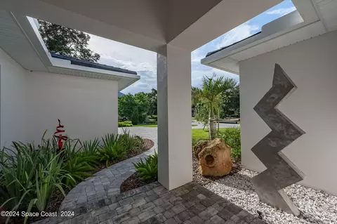 Exterior - 11 Bayshore Ct, Rockledge, FL 32955 photo 4 of 16