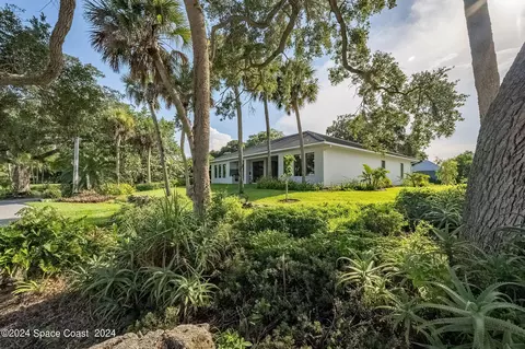 Exterior - 11 Bayshore Ct, Rockledge, FL 32955 photo 9 of 16