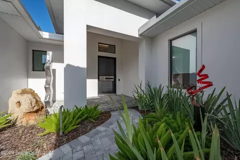 Exterior - 11 Bayshore Ct, Rockledge, FL 32955 photo 5 of 16