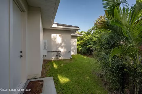 Exterior - 11 Bayshore Ct, Rockledge, FL 32955 photo 10 of 16