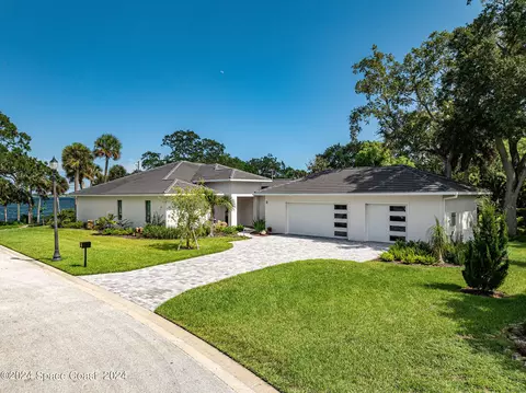 Exterior - 11 Bayshore Ct, Rockledge, FL 32955 photo 2 of 16
