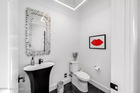 Bath - 11 Bayshore Ct, Rockledge, FL 32955 photo 9 of 10