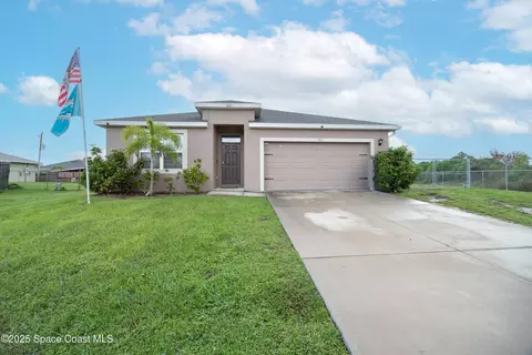 583 Octavius Rd SW, Palm Bay, FL 32908