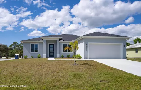 1032 Welco St SE, Palm Bay, FL 32909