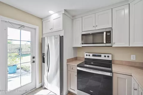Kitchen - 2033 Adams Ave, Melbourne, FL 32935 photo 2 of 2