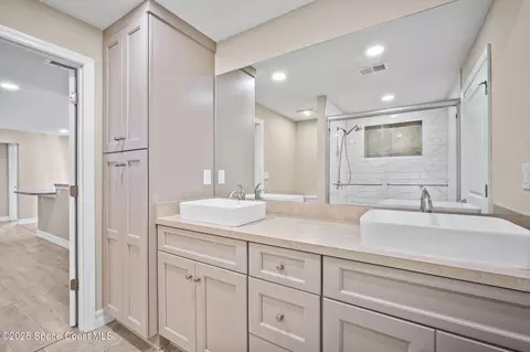 Bath - 2033 Adams Ave, Melbourne, FL 32935 photo 3 of 3