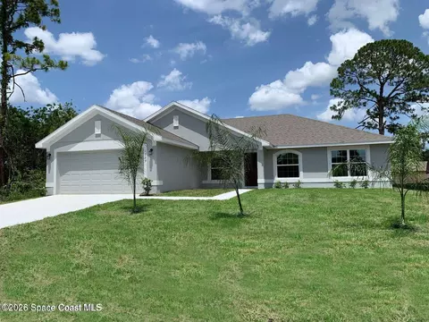 820 De Groodt Rd SW, Palm Bay, FL 32908
