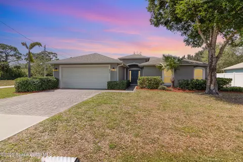 691 Belvedere Rd NW, Palm Bay, FL 32907