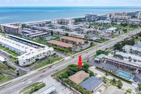 121 Seminole Ln, Cocoa Beach, FL 32931