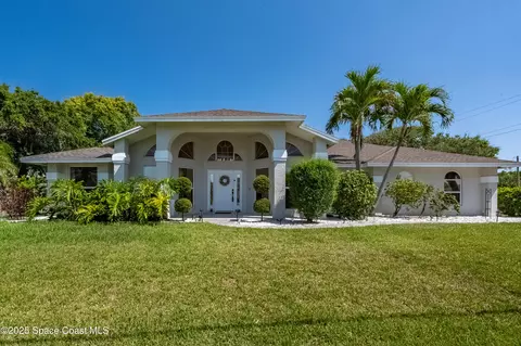 215 Beverly Ct, Melbourne Beach, FL 32951
