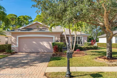 571 Gardendale Cir SE, Palm Bay, FL 32909