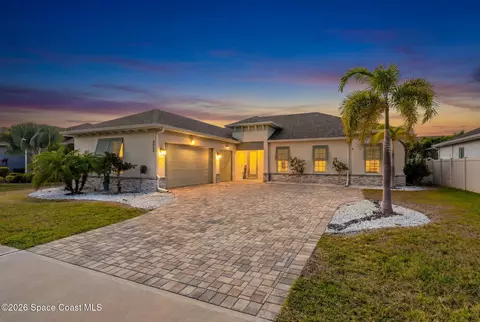 4065 Negal Cir, Melbourne, FL 32901