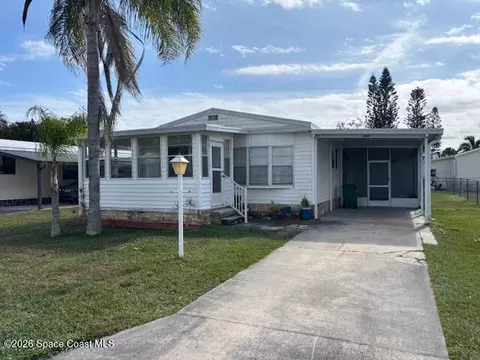 960 Cashew Cir, Barefoot Bay, FL 32976