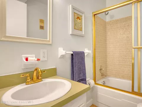 Bath - 170 Paradise Blvd #17014, Indialantic, FL 32903 photo 4 of 4