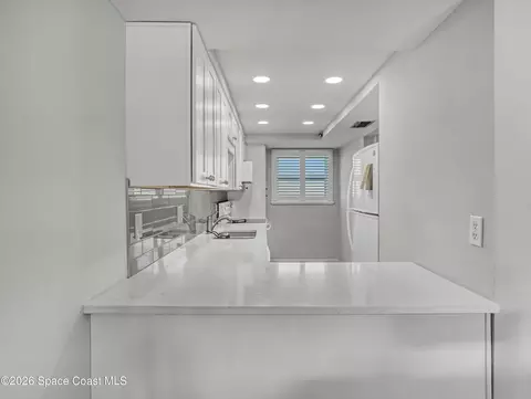 Kitchen - 170 Paradise Blvd #17014, Indialantic, FL 32903 photo 1 of 8