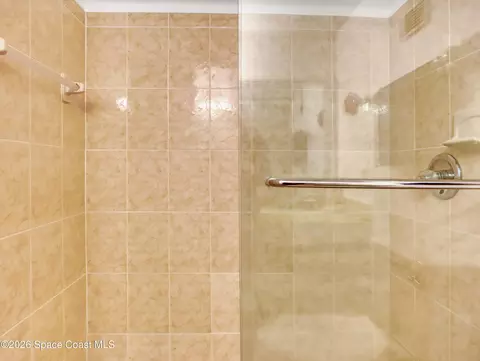 Bath - 170 Paradise Blvd #17014, Indialantic, FL 32903 photo 3 of 4