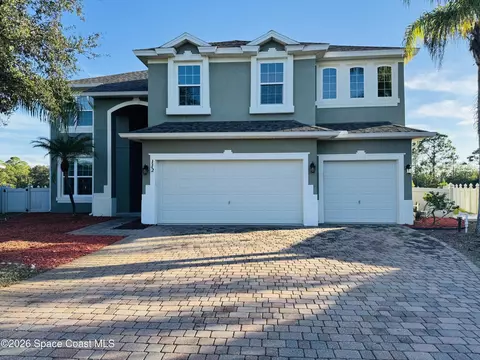 112 Broyles Dr SE, Palm Bay, FL 32909