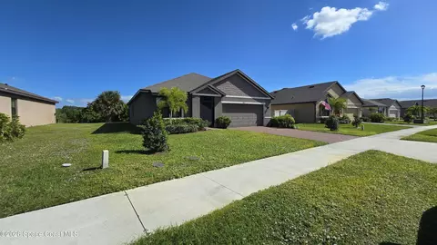 7419 Tourmaline Dr, Grant, FL 32949