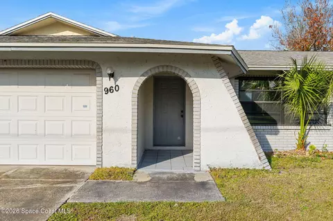 960 Pineland Dr, Rockledge, FL 32955