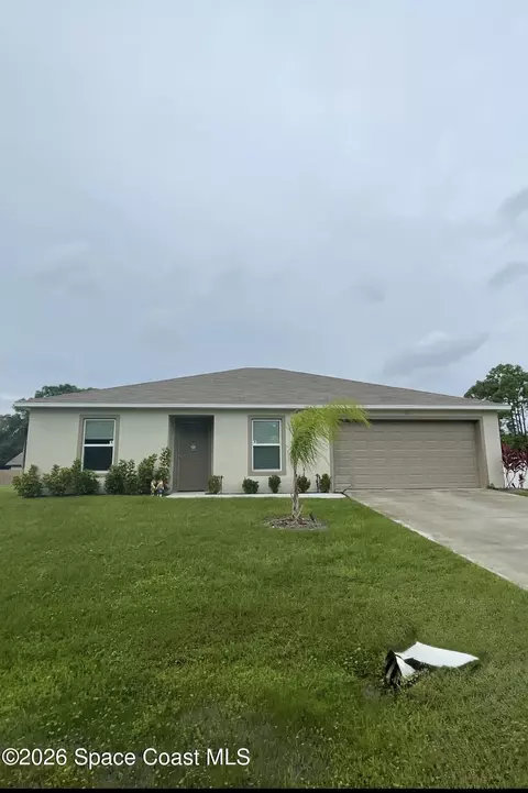 806 Trinidad Ave SE, Palm Bay, FL 32909