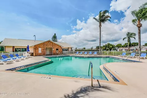 Exterior - 1069 S Fork Cir, Melbourne, FL 32901 photo 7 of 10
