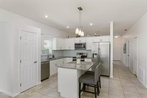 Kitchen - 1069 S Fork Cir, Melbourne, FL 32901 photo 1 of 4