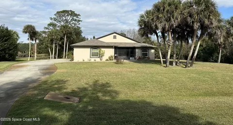 3420 Fox Wood Dr, Titusville, FL 32780