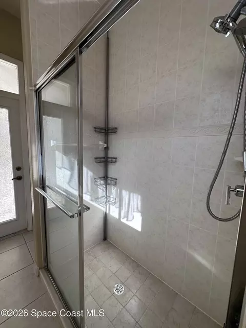 Bath - 883 Spring Oak Dr, Melbourne, FL 32901 photo 7 of 7