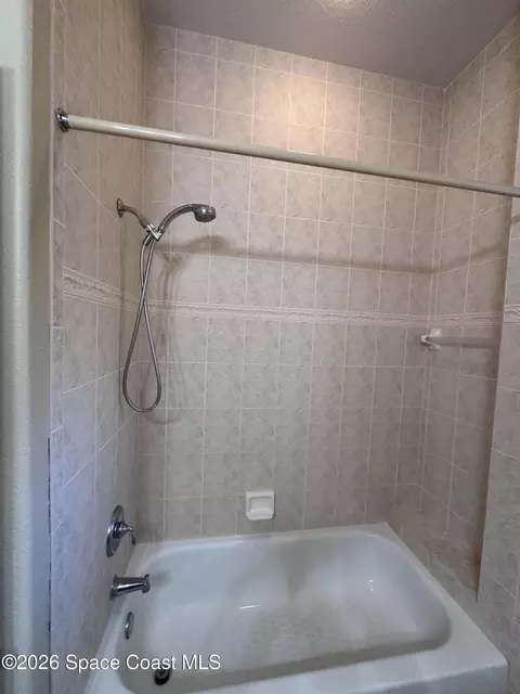 Bath - 883 Spring Oak Dr, Melbourne, FL 32901 photo 5 of 7