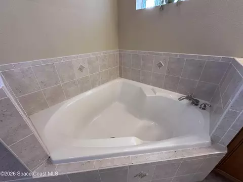 Bath - 883 Spring Oak Dr, Melbourne, FL 32901 photo 3 of 7