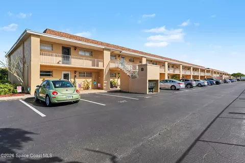 2135 N Courtenay Pkwy #217, Merritt Island, FL 32953