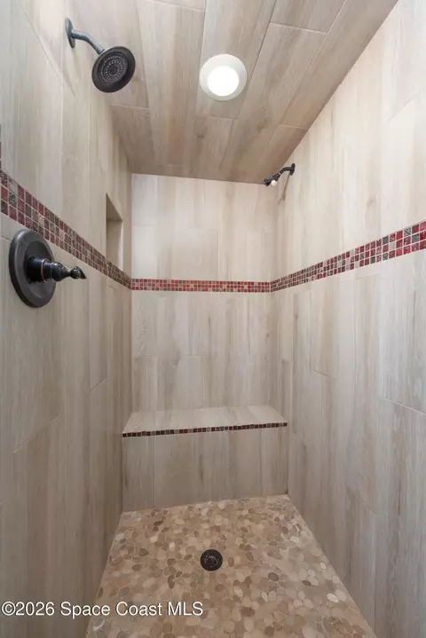 Bath - 331 Avenida Del Sol Ave, Indialantic, FL 32903 photo 4 of 4