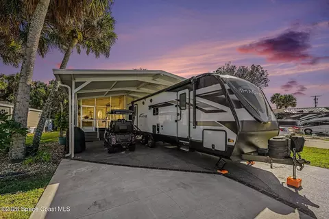 302 Plantation Dr, Titusville, FL 32780