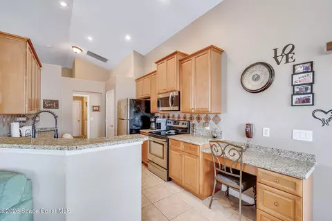 Kitchen - 4910 Worthington Cir, Rockledge, FL 32955 photo 5 of 6